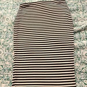 Vince Camuto White and Gray Ribbed Pencil Midi Skirt